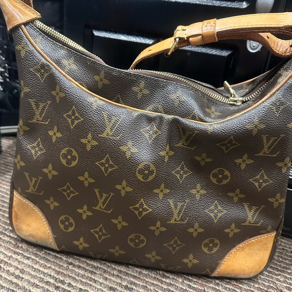 Louis Vuitton Monogram Shoulder Bag authentic